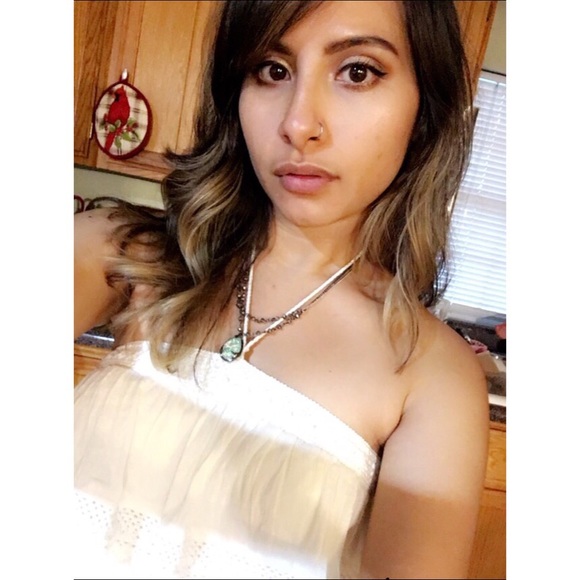 Meet your Posher, Candace - Picture 2 of 5